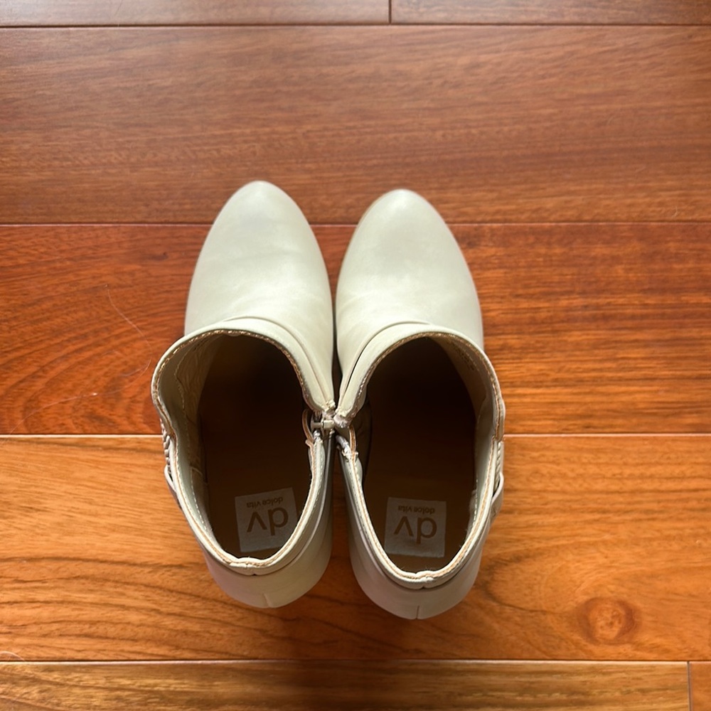 DV by Dolce Vita Cream Ankle Booties with Side Buckle Size 8 NEW!! - Picture 4 of 6